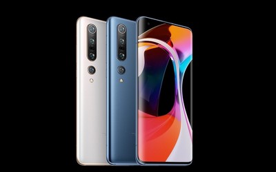 雷軍的“樸實生活”：左手小米10 Pro右手Redmi K30 Pro