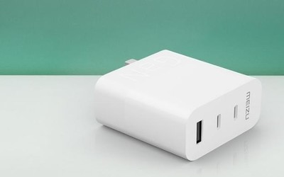 魅族超充GaN三口充電器明天開(kāi)售 小巧玲瓏售199元